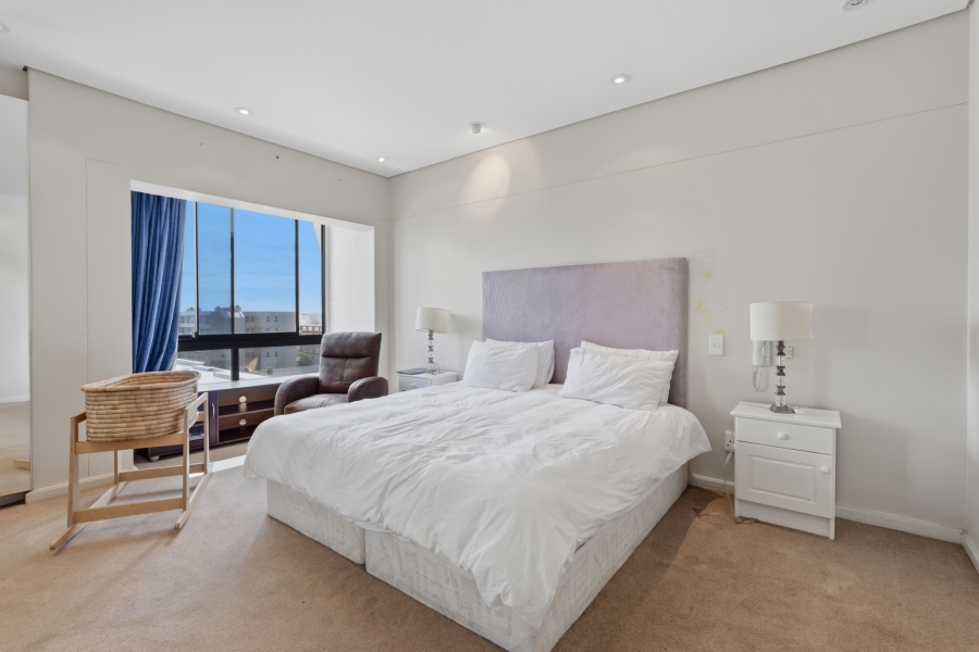 To Let 4 Bedroom Property for Rent in Sea Point Western Cape